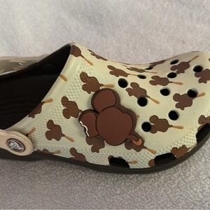 Disney Crocs Size 6 women’s